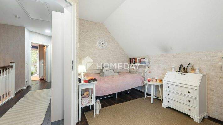 1. OG Schlafzimmer 1 2