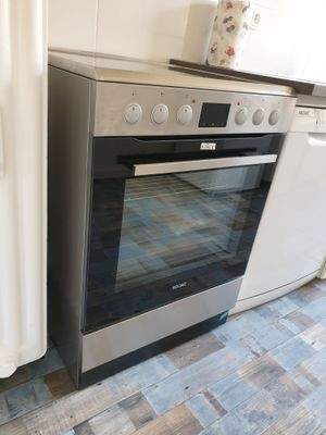 Voll ausgestattete Einbauküche