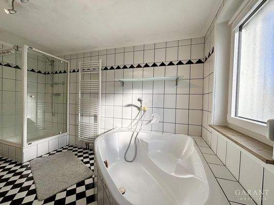 Tageslichtbad mit Dusche