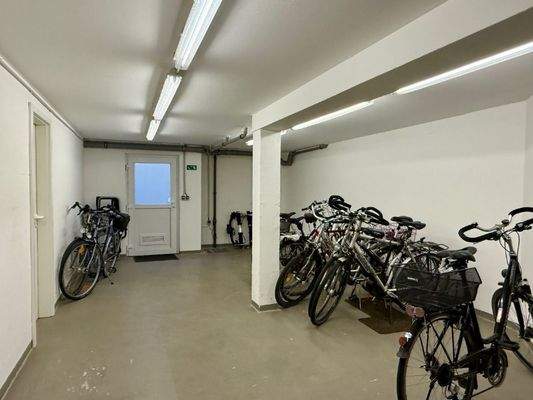 Fahrradkeller mit Ausgang