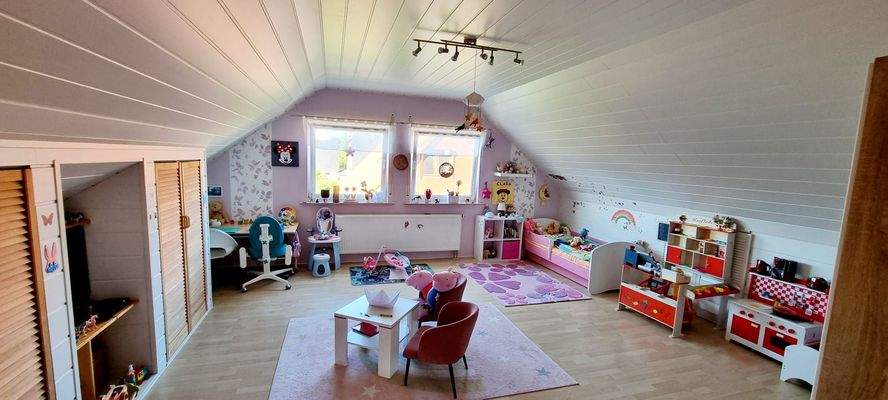Kinderzimmer 2 OG