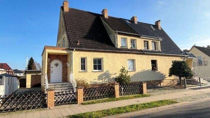 straßenseitige Ansicht