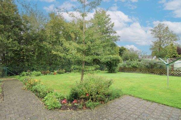 Blick in den Garten JPG