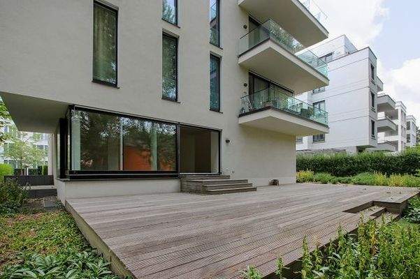 Terrasse mit Gartenzugang