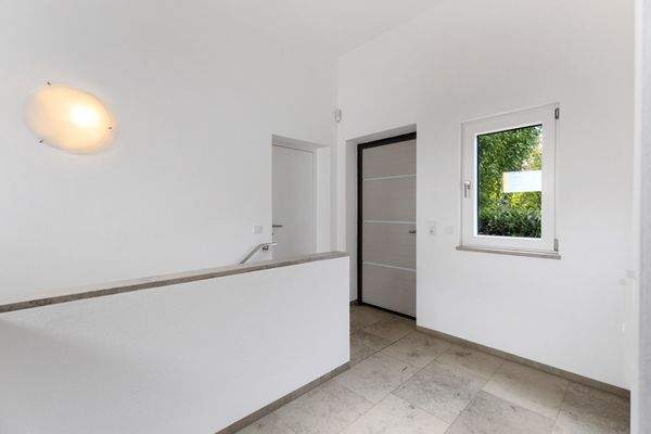 Zugang Garage / Keller hinter der Küche