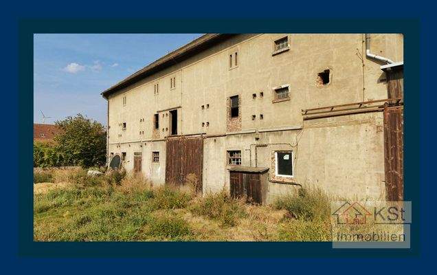 Scheune neben Wohngebäude