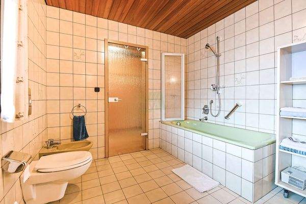 Stadthaus Hirschau DG Hauptbad