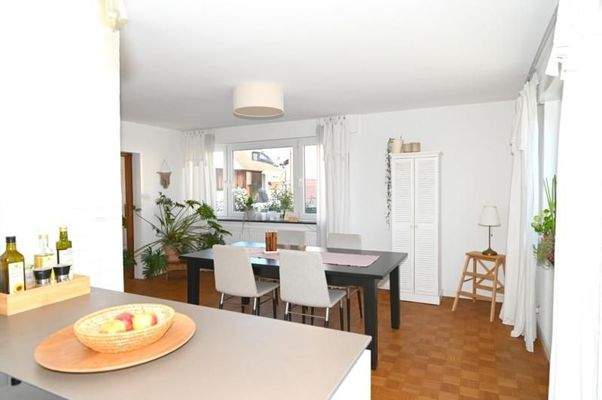 Offene Küche mit Esszimmer