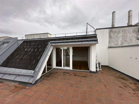 20251211_125504940_iOS