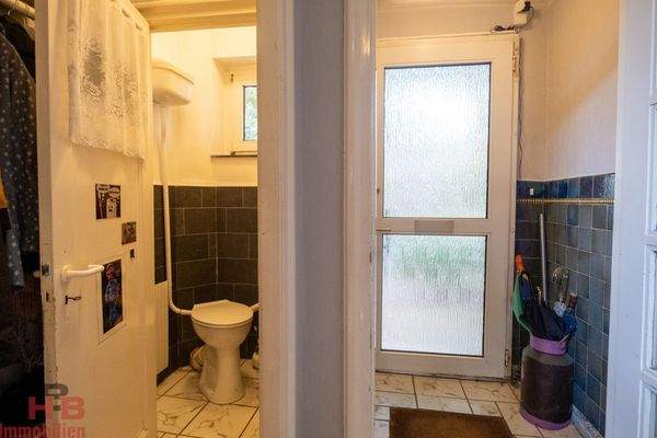 Eingang mit Gäste-WC