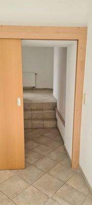 Blick vom Anbau zum Vorraum