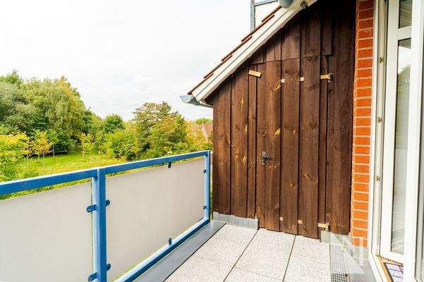 Balkon mit Abstellraum 