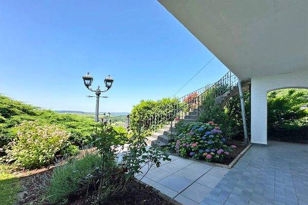 Treppe zum Obergeschoss