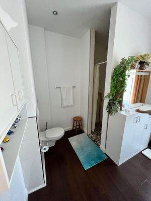 Bad mit begehbarer Dusche.jpg