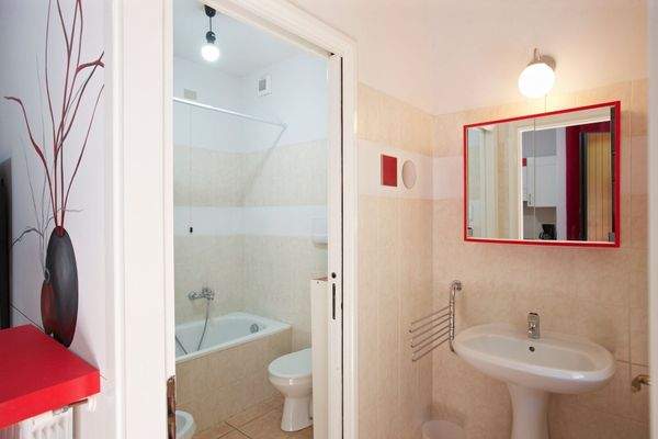 App. Design mit Terrasse, Balkon &amp; Traumseesicht.