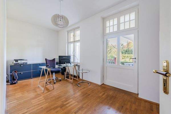 Children&#39;s room, study, or guest room with second 