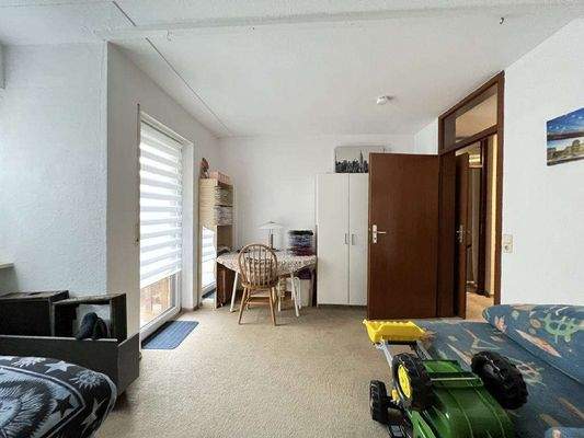 Kinderzimmer mit Zugang zum...