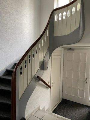 Treppenhaus von unten.jpg