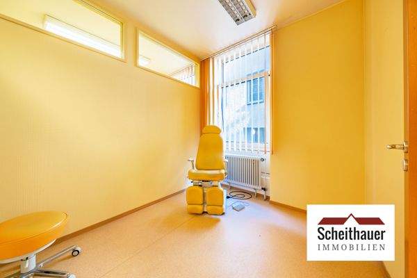 Eh. Behandlungszimmer