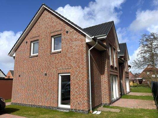 Ansicht mit Terrasse