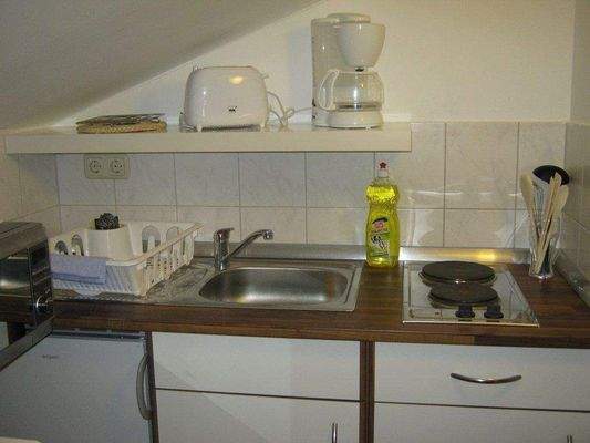 7. vollbestückte Pantryküche.JPG