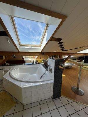 Spa-Bereich/ Eckbadewanne