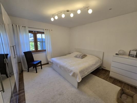 Schlafzimmer (EG)