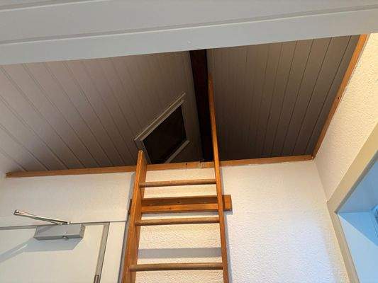 Treppe Dachboden (1).jpeg