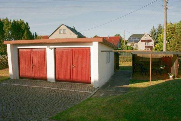 Garage und Sitzecke