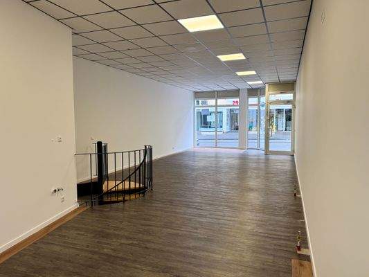 Blick zum Schaufenster