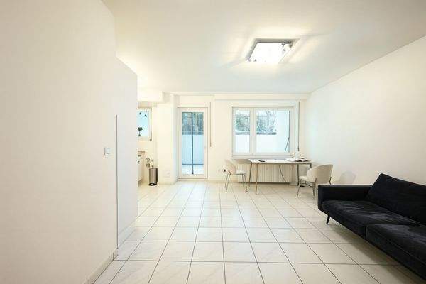 Souterrainwohnung - Wohnzimmer 