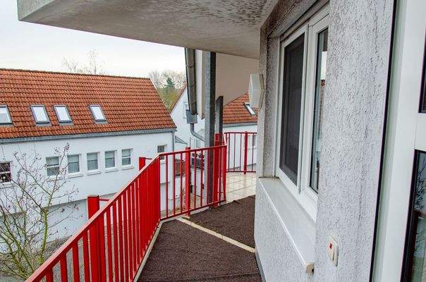 Laubengang mit Sitzmöglichkeit