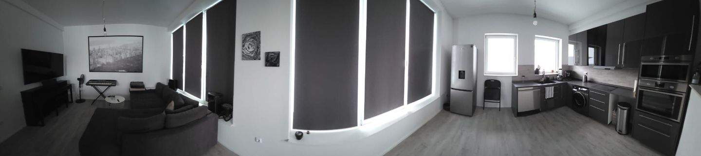 Wohnzimmer mit Küche.jpg