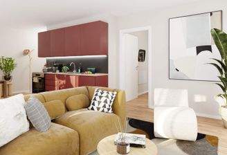 Heller Wohnbereich dank bodentiefer Fenster