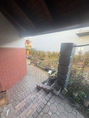 überdachter Eingang