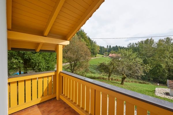 Balkon (über Garage)