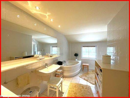 Badezimmer im Obergeschoss