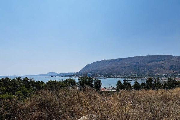 Kreta, Souda: Erstklassiges 500 m² großes Grundstück mit atemberaubender Aussicht auf die Souda-Bucht