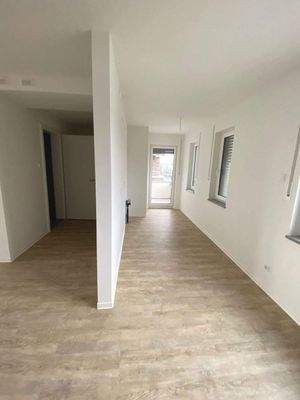 Küchenbereich mit Loggia leer