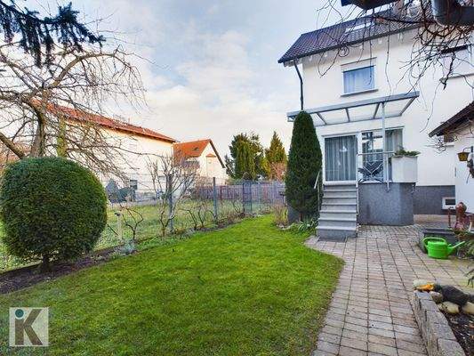 Hausansicht mit Garten / Haus 2