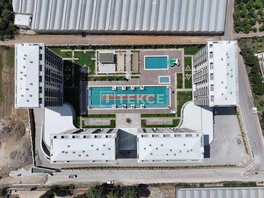 Sea and Pool View Real Estate in Alanya Demirtaş