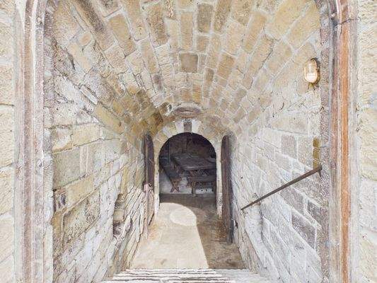 Treppenabgang zum Weinkeller