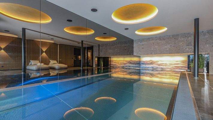 KITZIMMO-Luxusvilla mit Pool in Toplage kaufen - Immobilien Reith bei Kitzbühel.