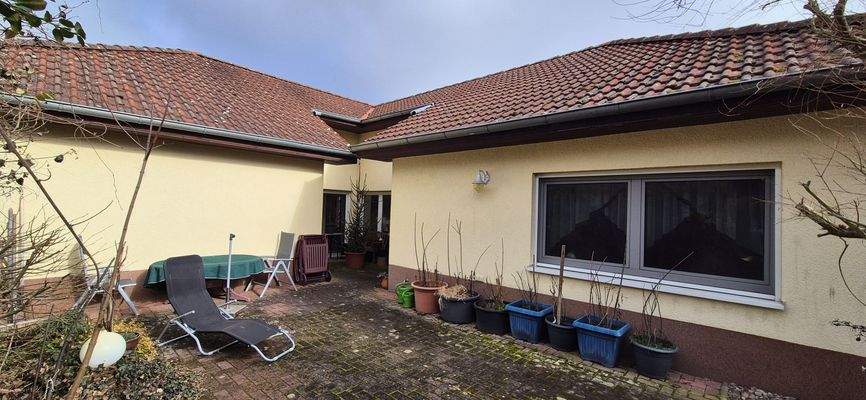 Terrasse und Innenhof