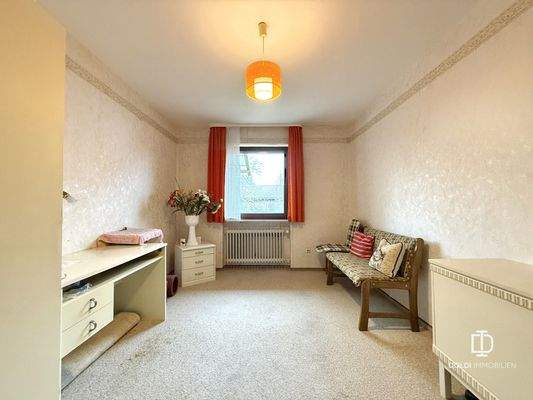 Zimmer (Kinderzimmer/Büro/Ankleide)