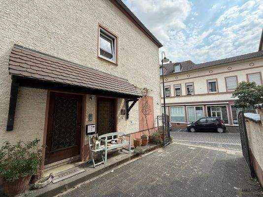 WE 1 - Hof und Eingang