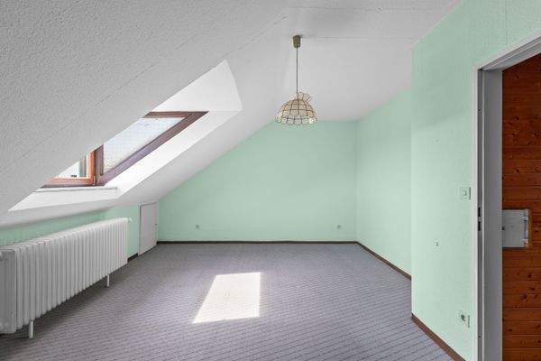 Viel Lichteinfall durch großes Fenster