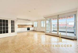 Helle, ruhige Wohnung zum begrünten Innenhof hin