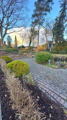 straßenferne Auffahrt-Teichgrundstück