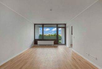 Wohnzimmer mit Loggia